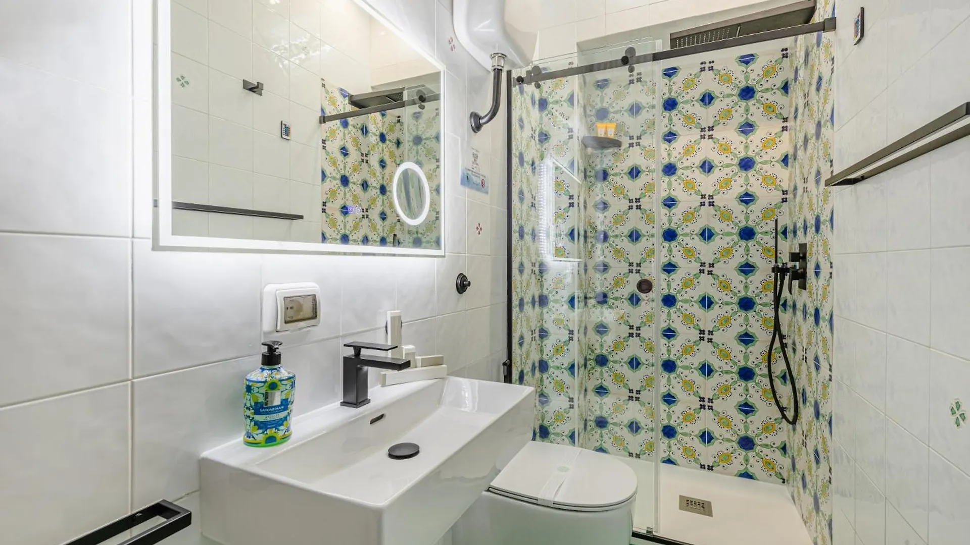 Bed and breakfast Napolicentro Mare - Sea View Rooms & Suites
