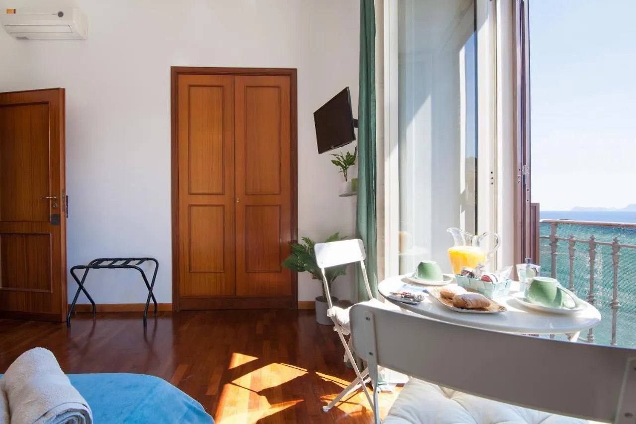 Napolicentro Mare - Sea View Rooms & Suites Frühstückspension Neapel